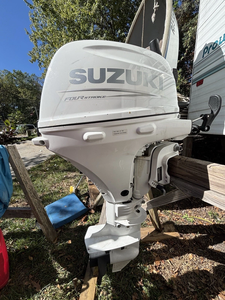 Oferta con Descuento, Motor Fuera de Borda Suzuki de 15 HP, Modelo DF15A, Usado - Product Image 4