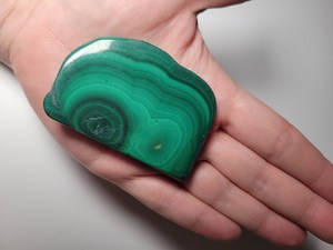 หินอัญมณีธรรมชาติแผ่นหินมาลาฮีทสีเขียวแบบดั้งเดิมขัดเงาของตกแต่งการรักษาความรักฮวงจุ้ย - Product Image 4