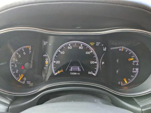 Véhicule d'occasion de luxe de taille moyenne, transmission automatique, intérieur haut de gamme, haute spécification, pour l'exportation, modèle 2023-2024 - Product Image 2