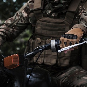 Gants tactiques unisexes respirants antidérapants à demi-doigts de haute qualité en gros pour le cyclisme, la chasse, les sports de plein air au Pakistan - Product Image 3