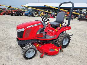รถแทรกเตอร์ตัดหญ้า Massey Ferguson GC1705 4WD 23 แรงม้า สีแดง ระบบเกียร์ขับเคลื่อนล้อ สำหรับใช้งานในฟาร์มและสวน - Product Image 5