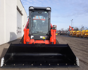 Cargadora compacta de orugas KUBOTA SVL75-3HFWVC usada, tractor de ruedas 4x4 automático, disponible para la venta ahora - Product Image 4