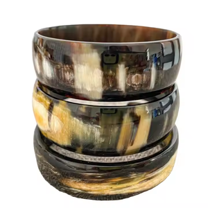 Bracelet de luxe en corne de buffle Nouveau style Bijoux de mode faits à la main de grande taille par l'artisanat du croissant - Product Image 1