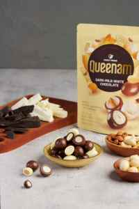 Factory OEM/ODM Wholesale High Quality Dragee <b>Chocolate</b> Mix <b>Chocolate</b> Coated Almond Cashew Macadamia Nuts 75G HALAL Hot Selling - Product Image 4