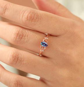 Bague en pierre Alex simulée Design unique en argent sterling 925 massif Bagues d'anniversaire de mariage pour femmes Bijoux fins pour les fêtes - Product Image 2