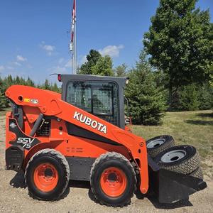 Kubota รถตักดีเซล SSV75ลื่นไถลเครื่องยนต์รถตักแนวตั้งรถตักขนาดเล็กสำหรับทำฟาร์มและก่อสร้าง - Product Image 4
