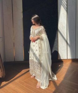 Traditionnel dernier Simple nouveau Salwarkameez costume dames 3 pièces coton Anarkali haut bas Dupatta - Product Image 2