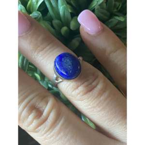 Bague en argent sterling ovale en lapis-lazuli, faite à la main par des artisans navajo, taille 5.25, bijoux en pierres précieuses pour un usage quotidien - Product Image 2