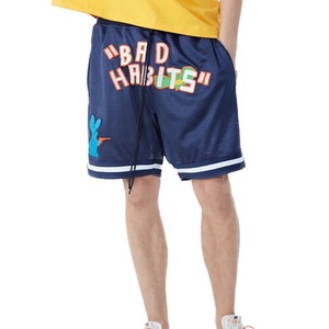 Short en maille respirant et cousu pour hommes personnalisé OEM avec poche zippée de haute qualité style décontracté et broderie de motifs - Product Image 2