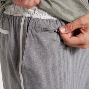 Short de sport athlétique pour hommes de vente chaude conception et Logo sur mesure motif solide à séchage rapide avec poches zippées Shorts pour hommes - Product Image 5