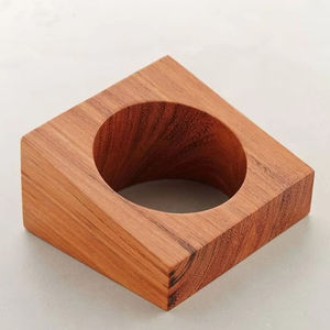 Porte-serviette en bois personnalisé de qualité supérieure Design unique pour l'utilisation de la vaisselle de mariage - Product Image 1