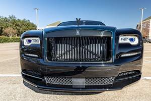 รถยนต์มือสอง Rolls-Royce Phantom Black Badge ปี 2019 ผ่านการตรวจสอบแล้ว ระยะทางประมาณ 2,900 ไมล์ เครื่องยนต์ V12 ทวินเทอร์โบ 624 แรงม้า หลังคาพาโนรามิก ไฟส่องสว่างภายใน ภายในตกแต่งด้วยหนัง - Product Image 4