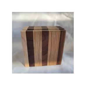 Sous-verres en bois de noyer uni de qualité supérieure, faits à la main, finition polie, écologiques, design élégant, parfaits pour les maisons contemporaines, carrés - Product Image 6