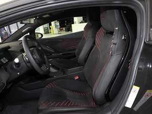 Auto de Lujo Alemán U 9 Modelo 2024 Edición Estándar Motor Turbo de Gasolina Neumáticos R17 Asientos Oscuros Izquierdos Transmisión Semi-Automática - Product Image 2