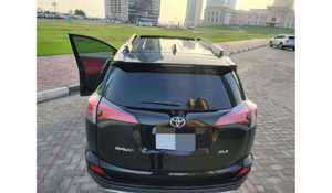 Ventes Flash 2020 : Toyota RAV4 XLE SUV d'occasion, automatique, sièges en cuir, toit ouvrant panoramique, conduite à gauche, pneus R17 - Product Image 5