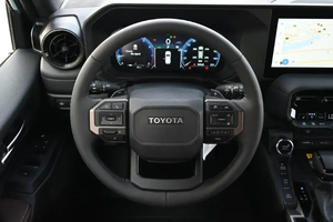 L.C250 Adventure First Edition 2024 Usado en Excelentes Condiciones, 2.4L Turbo, 7 Plazas, Bajo Kilometraje, Sin Problemas Mecánicos, Listo para Conducir - Product Image 3