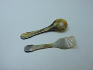 Ensemble de serveurs à salade en corne naturelle écologique de qualité supérieure au design unique, artisanat artisanal, articles de cuisine, cuillère à servir la salade - Product Image 3