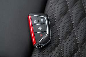 LISTO PARA ENVIAR - USADO, VOLANTE A LA IZQUIERDA |   CONDUCCIÓN DERECHA |   CADILLAC CT4-V BLACKWING 2025, 725 Millas, Motor V6 Twin-Turbo - Product Image 6