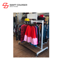SWIFT COURSER Présentoir à vêtements personnalisable en kit, en métal et bois, finition thermolaquée, pour magasins de détail et centres commerciaux