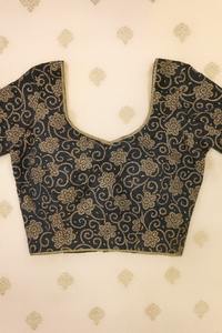 Tela de punto con volantes estirable de primera calidad con acabado antiestático para ropa deportiva y vestidos - Product Image 3