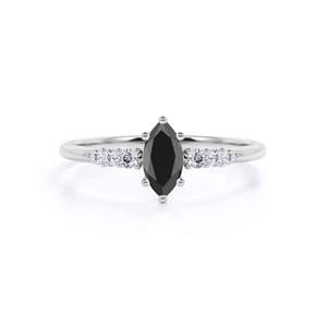 Anillo de Diamantes Negros y Blancos con Corte Marquesa y Redondo de 7 Piedras para Mujer - Product Image 4