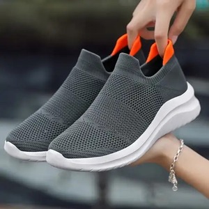 Zapatillas de correr ligeras y transpirables de malla para hombre, ideales para trotar, caminar, entrenar y actividades al aire libre diarias en verano. - Product Image 2