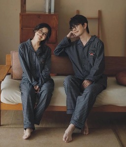 Conjunto de Pijama de Franela Cálida de Fábrica, 2 Piezas, Ropa de Dormir y de Estar para Invierno, Disponible a Precio Accesible - Product Image 3
