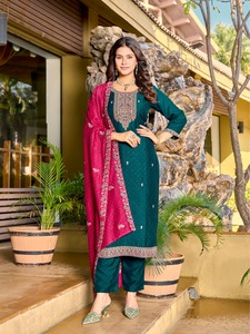 Meest Veeleisende Vichitra Zijden Borduurwerk Werk Boven Met Dupatta Klaar Om Te Dragen Kurta Set In Laagste Prijs