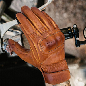 QST Logo personnalisé Gants de moto en cuir avec jointures dures Gants d'équitation coupe-vent antidérapants pour hommes et femmes - Product Image 6