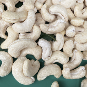 Wholesale High Quality Cashew LWP Cashew W320 Cashew <b>Nut</b> Packaging Exported To Asia, Eu, Middle East From Santigo - Product Image 1