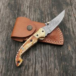 Couteau pliant personnalisé en acier Damas, couteau de survie multi-outils pour le camping avec manche en bois - Product Image 2