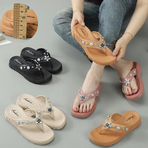 Chanclas de joyería con cadena de perlas y diamantes de imitación de cristal para mujer, sandalias, zapatillas, zapatos de PVC transpirables suaves - Product Image 2