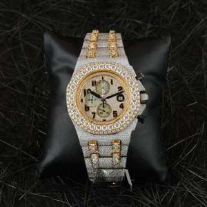 Reloj Hip Hop con Diamantes de Moissanita Hecho en Acero Inoxidable, de Estilo Casual a Formal, Diseñado para la Vida Diaria de los Hombres - Product Image 1