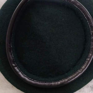 Vente en gros de béret unisexe Casquette élégante de style lierre pour adultes, idéale pour les commandes B2B - Product Image 4