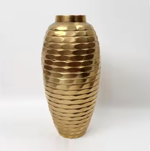 Hot Selling Modern Luxury Design Shaped White Handmade Metal <b>Flower</b> Vase Anti-Slip Base for Wedding Party Decoration - Product Image 4