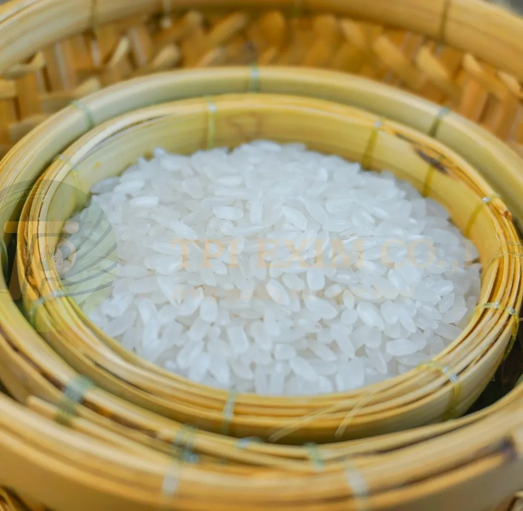 Long Grain White Rice 5% Broken From Vietnam Factory Medium Rice Long Grain White Rice Vietnam Supplier Cheap Price Export