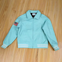Veste universitaire personnalisée style streetwear hivernal avec broderie de patchs en chenille, logo frontal, coupe-vent, chauffante, respirante, en laine/cuir