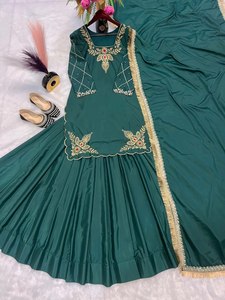 Conjunto de Lehenga Choli con Bordado Multineedle en Seda Crepé Natural de Color Brillante, Estilo Cultural Rajasthani para Bodas y Fiestas Especiales - Product Image 6