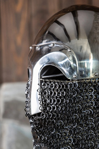 หมวกนักรบไวกิ้งคุณภาพดีที่สุด ทำด้วยมือ เหล็กกล้าคาร์บอนสูง รับผลิตตามแบบ (OEM) สายทองเหลือง ปรับแต่งสีได้ ด้ามจับสแตนเลส สำหรับใช้เอง - Product Image 4