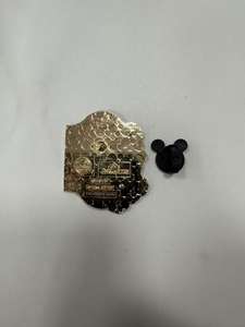 Pins de Solapa Personalizados de Aleación de Zinc Fundido a Presión, Electrochapados, con Diseños de Dibujos Animados, para la Vuelta al Cole y Regalos de Boda, Hechos en Vietnam - Product Image 4