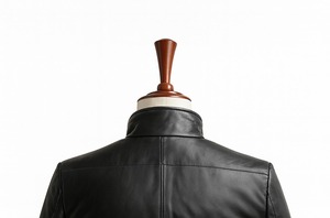 เสื้อแจ็คเก็ตผู้ชายแบบพัฟเฟอร์ คอตั้ง หนังวัวแท้ สีดำและสีเบจ ระบายอากาศได้ดี กันน้ำ แห้งเร็ว - Product Image 5