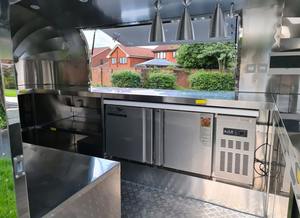 Camion de restauration mobile en acier inoxydable, nouveau design, prêt à l'exportation, avec alimentation intégrée, résistant à la rouille, pour hot-dogs et snacks - Product Image 2