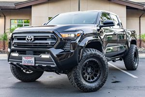Toyota Tacoma SR5 Turbo 2025 Usada en Excelentes Condiciones, Motor de 4 Cilindros, Llantas Method Race, Mayormente sin Modificaciones - Product Image 2