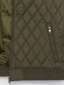 Chaqueta Bomber Acolchada Personalizada para Hombre |   Chaqueta de Invierno Acolchada Premium, Fabricante de Ropa Urbana de Marca Privada OEM - Product Image 5
