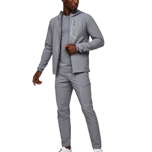 Ensemble de survêtement de sport 2 pièces personnalisé pour hommes, coupe-vent réfléchissant en nylon pour l'entraînement et la course, collection 2026 - Product Image 3