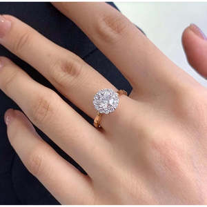 Bague de fiançailles halo pavée en diamants de laboratoire ronds 1,60 carats certifiés IGI DEF VVSVS en or jaune, bagues en diamants certifiés - Product Image 6