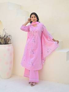 Exclusif Mul Coton Avec Handwork A Line Flair Readymade Suit disponible au tarif de gros adapté pour les vêtements décontractés et de fête. - Product Image 6