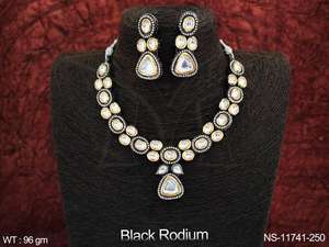 Kundan Pierres Noir Rhodium Polonais Fantaisie Design Party Wear Bijoux Accessoires Femmes Kundan Collier Court Ensemble Ensembles de Bijoux Ensemble - Product Image 5