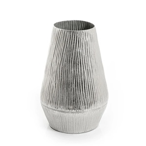 Vase à fleurs en aluminium au design tendance avec surface martelée subtile, idéal pour les arrangements floraux verticaux et les coins - Product Image 2