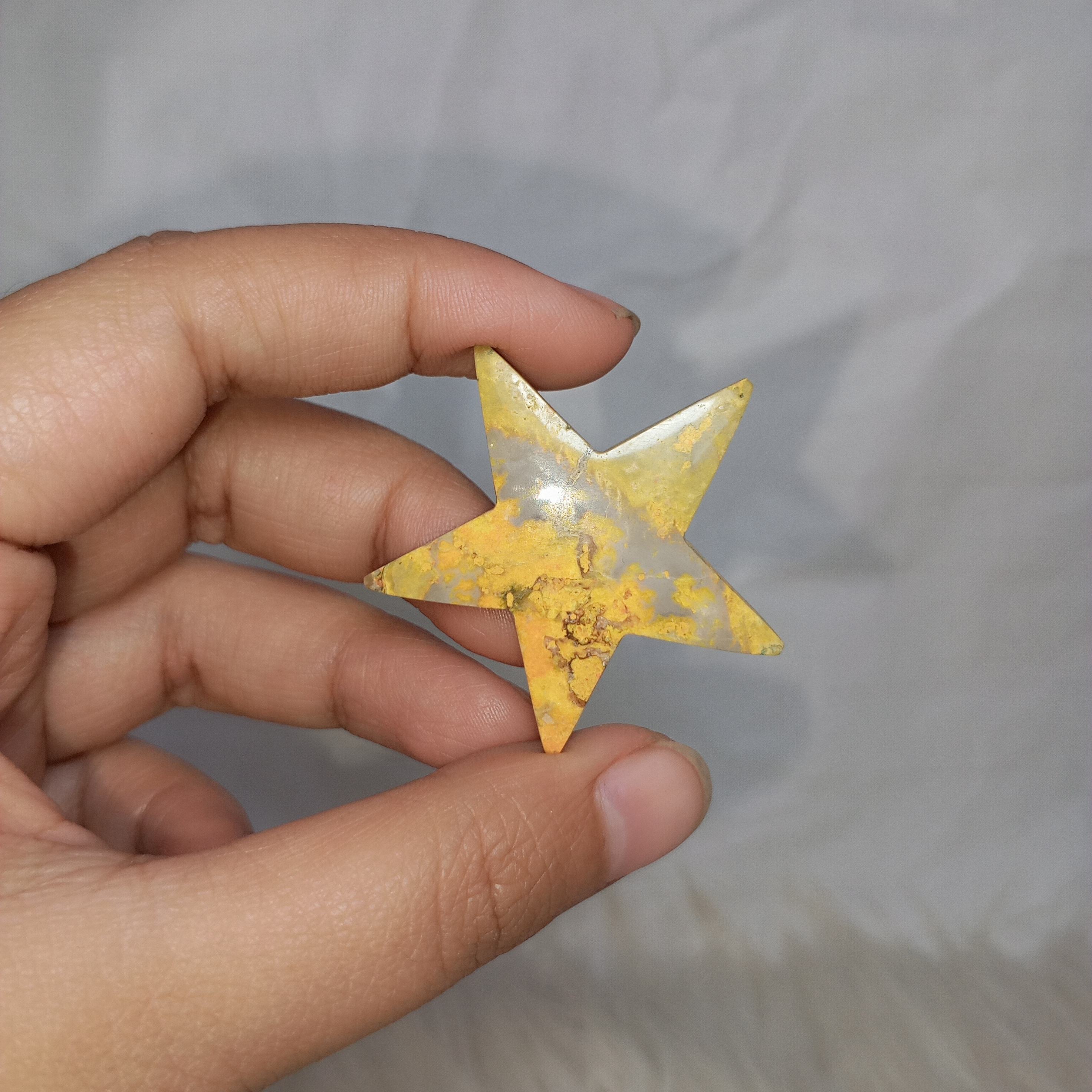 สีเหลือง